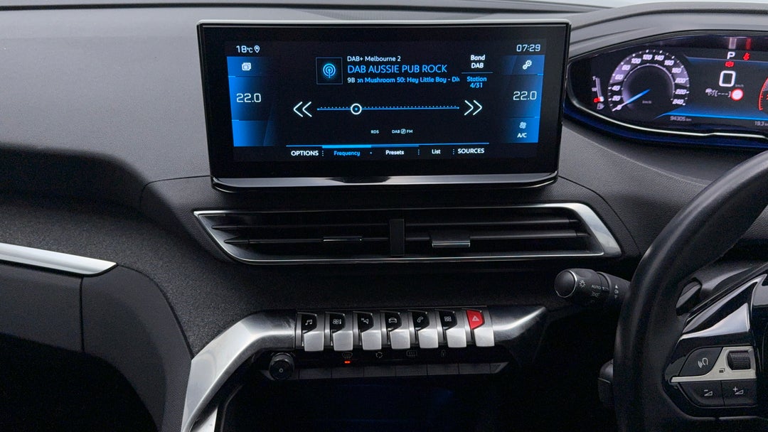 2021 Peugeot 3008 Allure 1.6 Thp, Automatic, 94305 km, Center Console