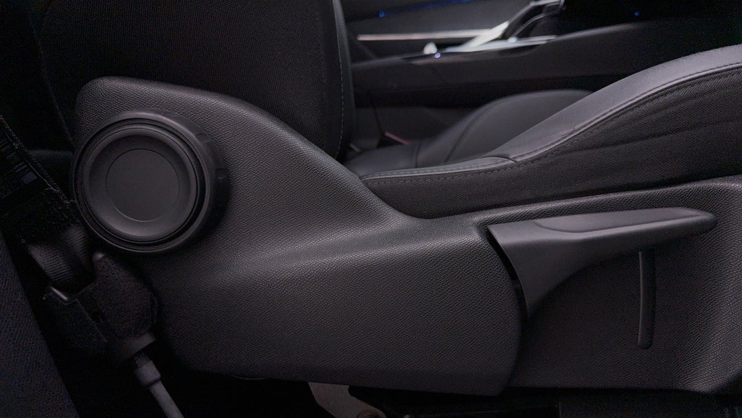 2021 Peugeot 3008 Allure 1.6 Thp, Automatic, 94305 km, Drivers Side Adjustment Panel