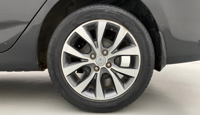 2017 Hyundai Verna FLUIDIC 1.6 SX VTVT, Petrol, Manual, 84,183 km, Left Rear Wheel