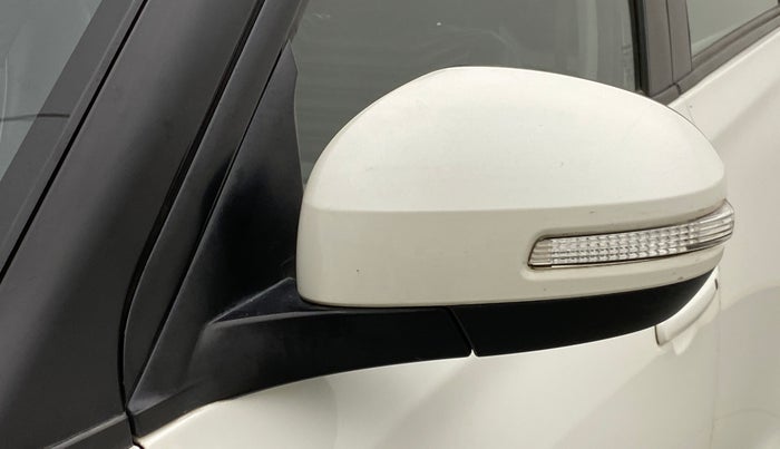 2017 Maruti Vitara Brezza ZDI PLUS, Diesel, Manual, 62,076 km, Left rear-view mirror - Mirror movement not proper