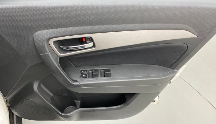 2017 Maruti Vitara Brezza ZDI PLUS, Diesel, Manual, 62,076 km, Driver Side Door Panels Control