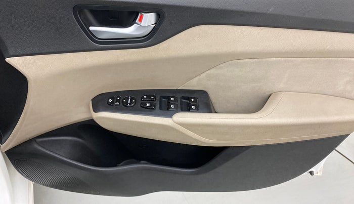2018 Hyundai Verna 1.6 CRDI SX + AT, Diesel, Automatic, 76,988 km, Driver Side Door Panels Control