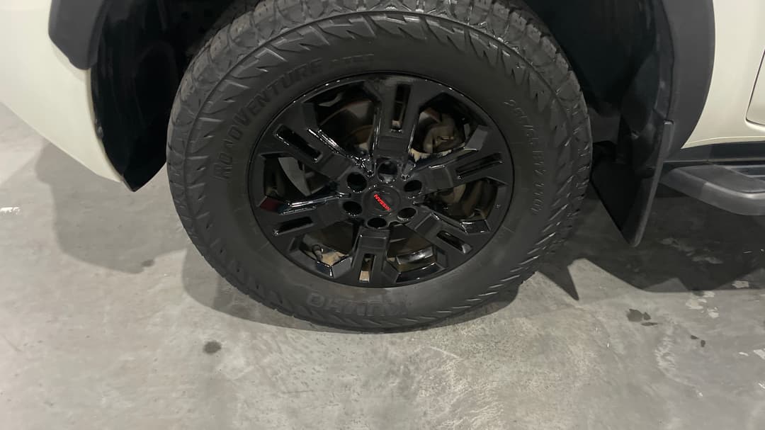 2021 Nissan Navara Pro-4x (4x4), Automatic, 100037 km, Left Front Wheel