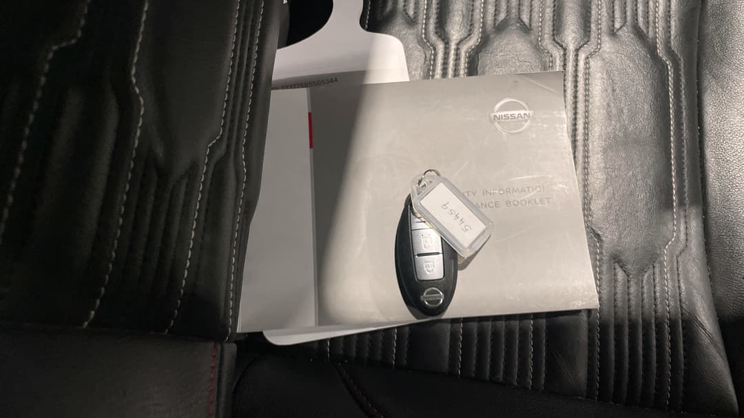 2021 Nissan Navara Pro-4x (4x4), Automatic, 100037 km, Key Close-up