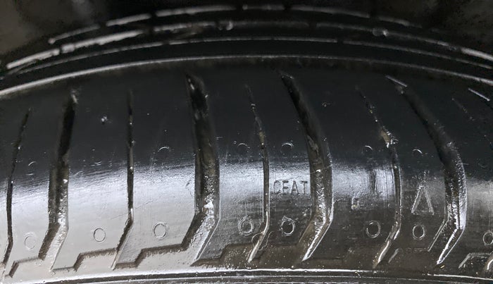 2021 Hyundai NEW I20 ASTA 1.2 MT, Petrol, Manual, 12,483 km, Right Rear Tyre Tread
