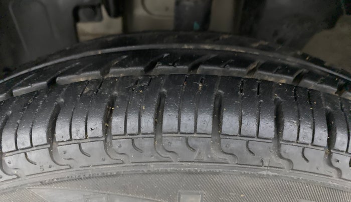 2018 Renault Kwid CLIMBER 1.0, Petrol, Manual, 14,878 km, Left Front Tyre Tread