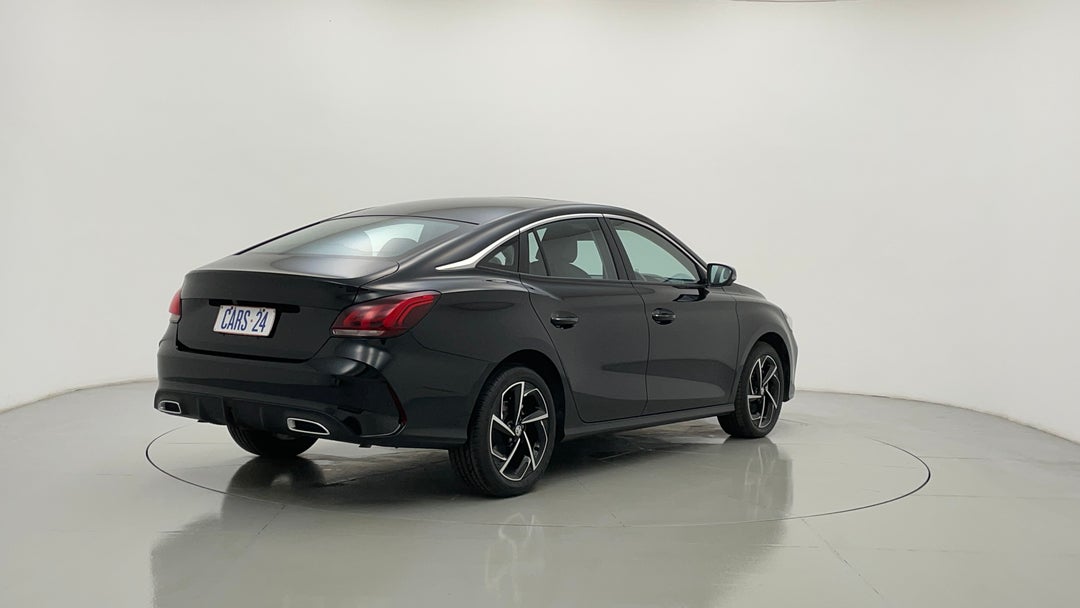 Right Back Diagonal (45- Degree) View