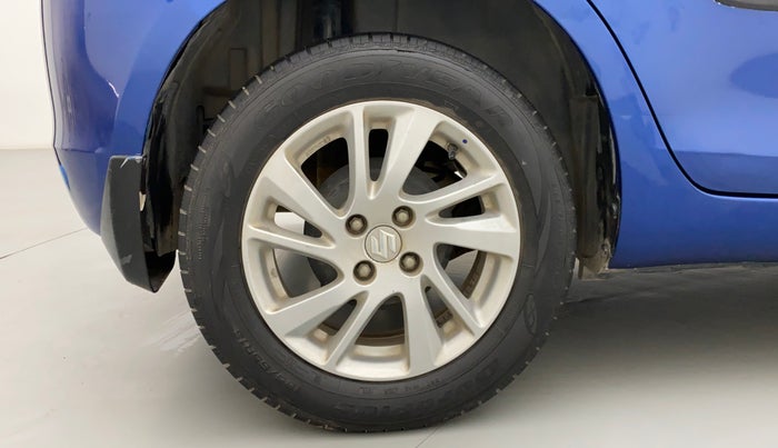 2013 Maruti Swift ZXI, Petrol, Manual, 55,816 km, Right Rear Wheel