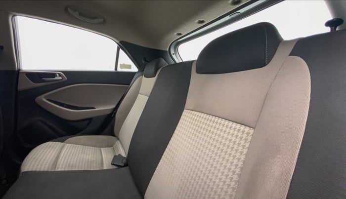 2018 Hyundai Elite i20 MAGNA EXECUTIVE CVT, Petrol, Automatic, 28,677 km, Right Side Rear Door Cabin