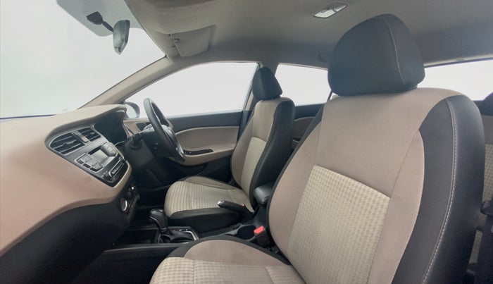 2018 Hyundai Elite i20 MAGNA EXECUTIVE CVT, Petrol, Automatic, 28,677 km, Right Side Front Door Cabin