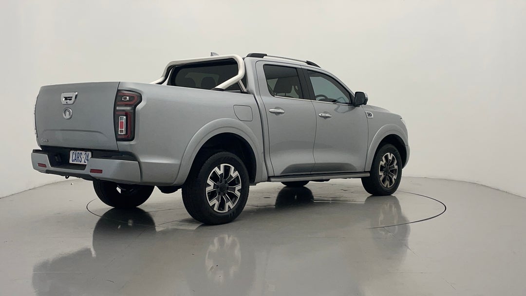 Right Back Diagonal (45- Degree) View