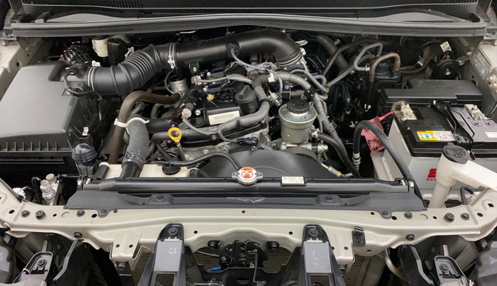 2022 Toyota Innova Crysta 2.7 VX 7 STR, Petrol, Manual, 13,719 km, Open Bonet