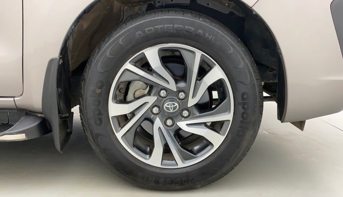 2022 Toyota Innova Crysta 2.7 VX 7 STR, Petrol, Manual, 13,719 km, Right Front Wheel