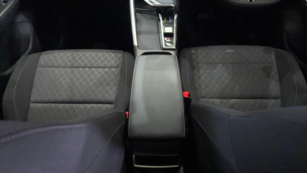 2025 MG ZS Vibe, Automatic, 9646 km, Center Console