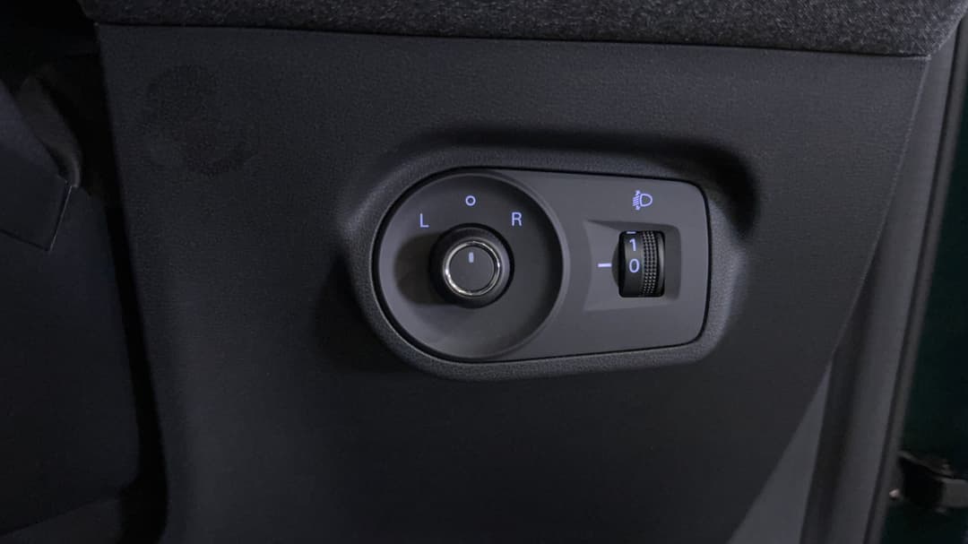 2025 MG ZS Vibe, Automatic, 9646 km, Utility Switches/Buttons
