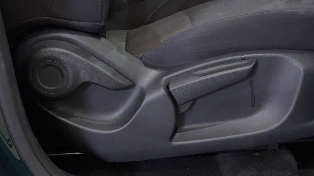 2025 MG ZS Vibe, Automatic, 9646 km, Drivers Side Adjustment Panel