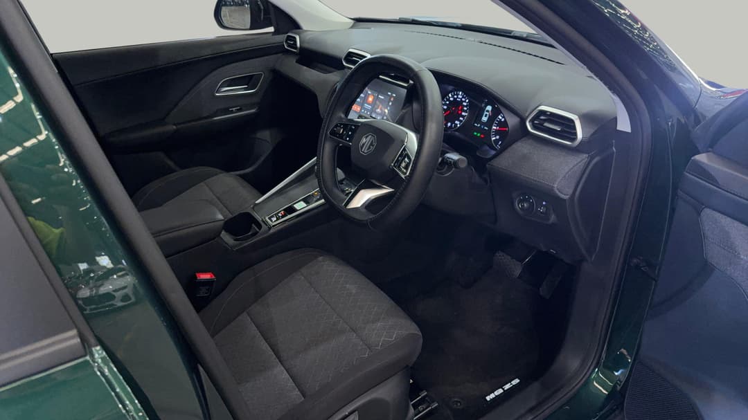 2025 MG ZS Vibe, Automatic, 9646 km, Right Side Front Door Cabin View