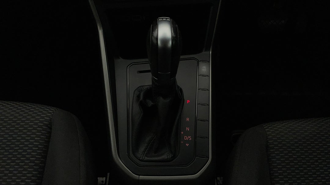 2018 Volkswagen Polo 70tsi Trendline, Automatic, 115590 km, Gear Lever 