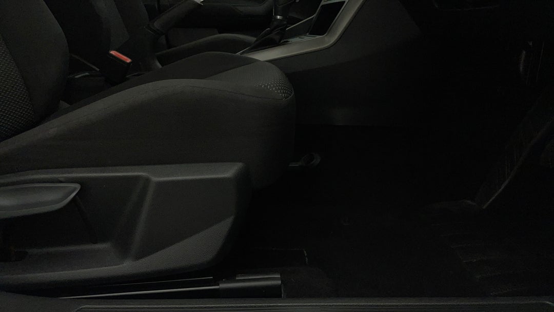 2018 Volkswagen Polo 70tsi Trendline, Automatic, 115590 km, Drivers Side Adjustment Panel