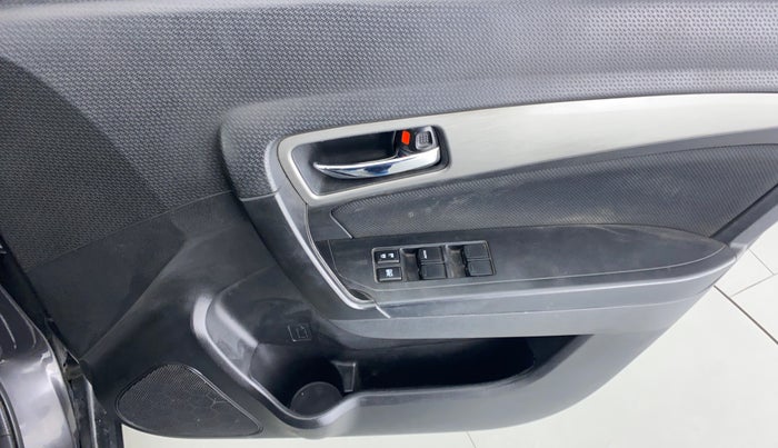 2019 Maruti Vitara Brezza ZDI AMT, Diesel, Automatic, 56,107 km, Driver Side Door Panels Control