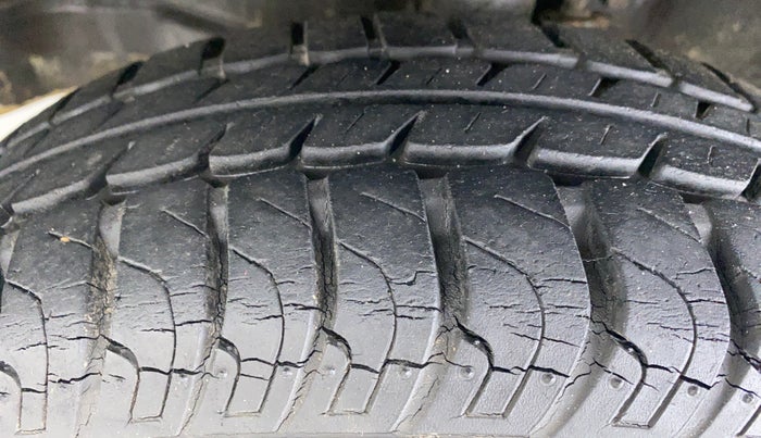 2014 Maruti Wagon R 1.0 VXI, Petrol, Manual, 20,969 km, Left Front Tyre Tread
