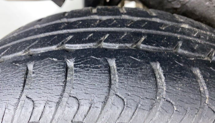 2014 Maruti Wagon R 1.0 VXI, Petrol, Manual, 20,969 km, Right Rear Tyre Tread