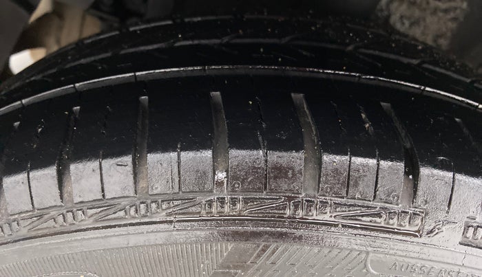 2018 Hyundai Xcent SX 1.2, Petrol, Manual, 44,174 km, Right Rear Tyre Tread