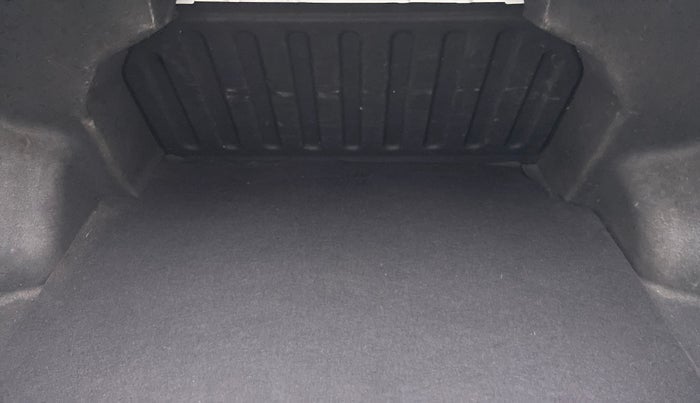 2018 Hyundai Xcent SX 1.2, Petrol, Manual, 44,174 km, Boot Inside
