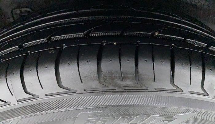 2015 Hyundai Grand i10 SPORTZ 1.2 KAPPA VTVT, Petrol, Manual, 34,290 km, Right Rear Tyre Tread