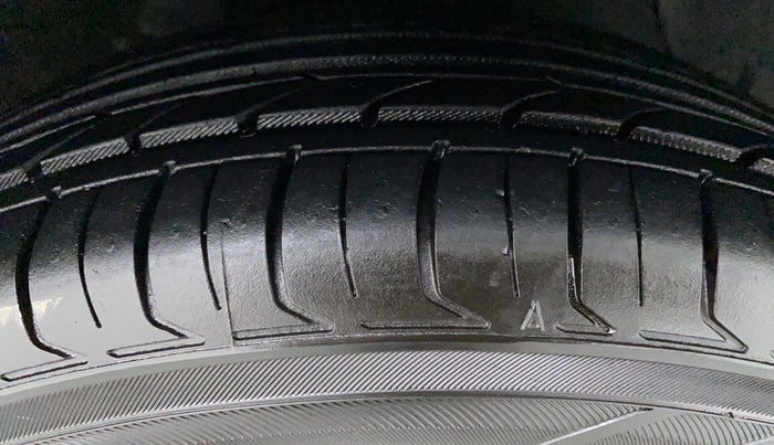 2015 Hyundai Grand i10 SPORTZ 1.2 KAPPA VTVT, Petrol, Manual, 34,290 km, Right Front Tyre Tread