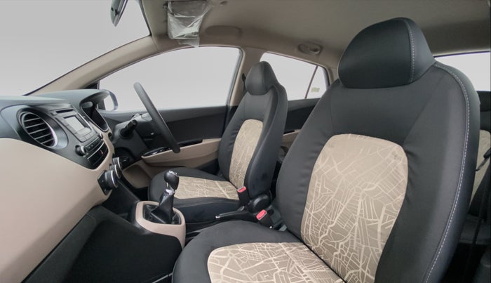 2015 Hyundai Grand i10 SPORTZ 1.2 KAPPA VTVT, Petrol, Manual, 34,290 km, Right Side Front Door Cabin View