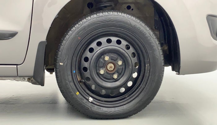 2015 Maruti Wagon R 1.0 VXI, Petrol, Manual, 31,305 km, Right Front Wheel