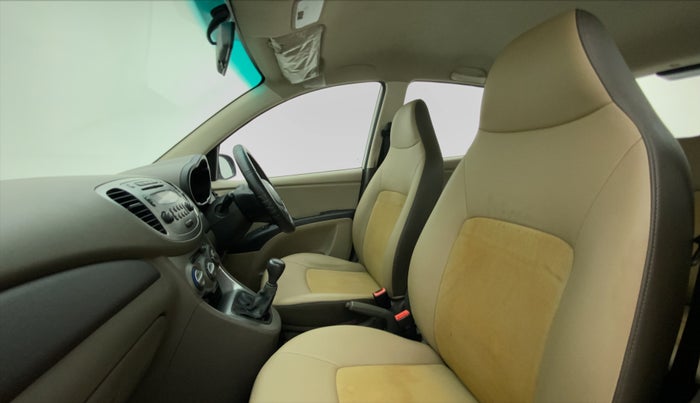 2016 Hyundai i10 SPORTZ 1.1 IRDE2, Petrol, Manual, 26,628 km, Right Side Front Door Cabin