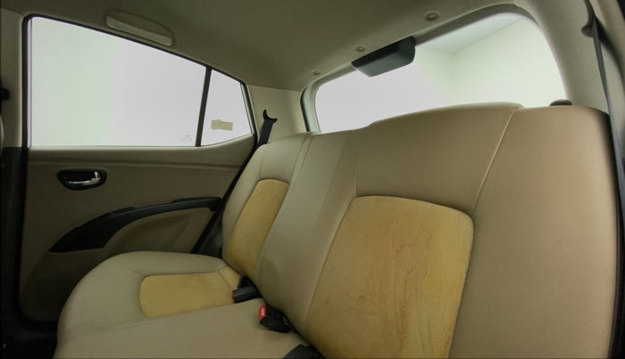 2016 Hyundai i10 SPORTZ 1.1 IRDE2, Petrol, Manual, 26,628 km, Right Side Rear Door Cabin