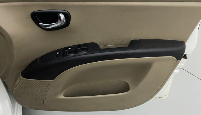 2016 Hyundai i10 SPORTZ 1.1 IRDE2, Petrol, Manual, 26,628 km, Driver Side Door Panels Control