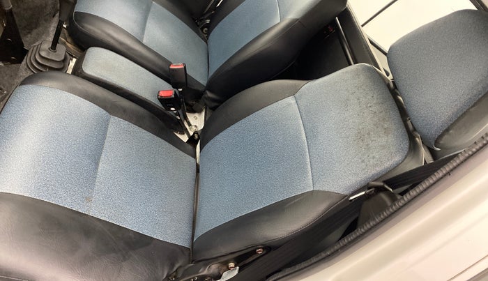 2018 Maruti OMNI E 8 STR, Petrol, Manual, 13,089 km, Front left seat (passenger seat) - Cover slightly stained