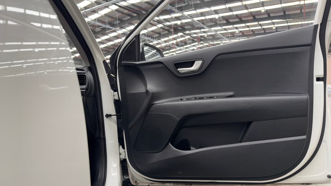 2021 Kia Stonic S, Automatic, 25087 km, Speaker View