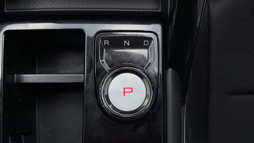 2024 GWM Haval H6 Lux Hybrid, Automatic, 8055 km, Gear Lever 