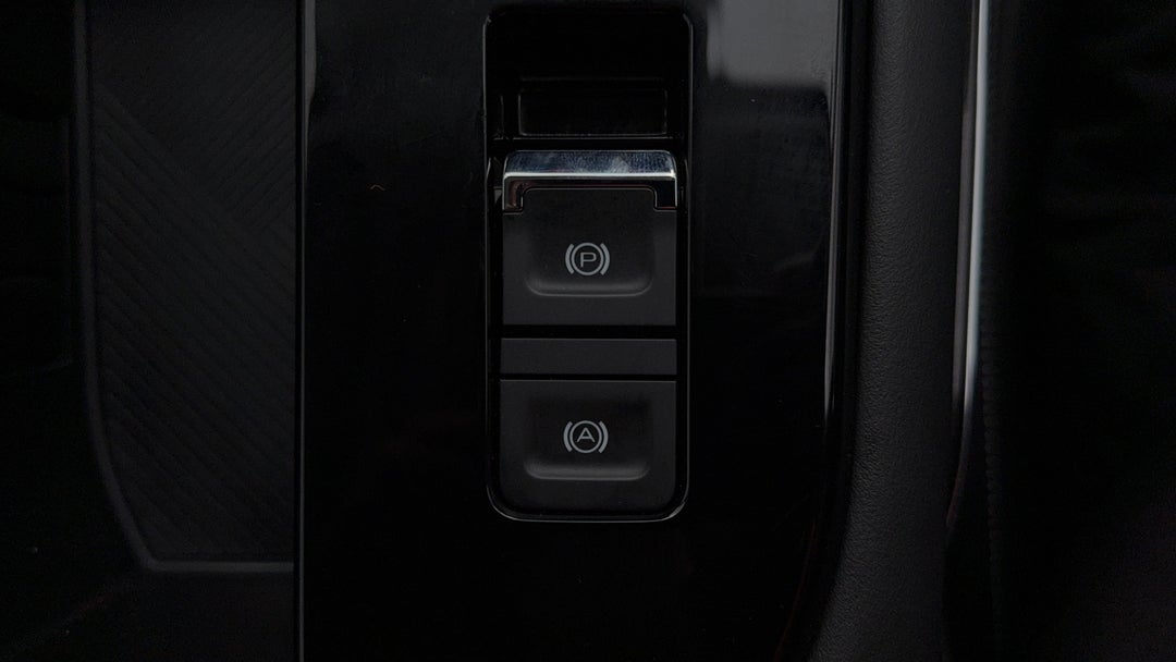 2024 GWM Haval H6 Lux Hybrid, Automatic, 8055 km, Handbrake