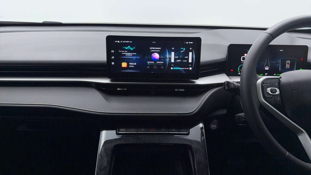 2024 GWM Haval H6 Lux Hybrid, Automatic, 8055 km, Center Console