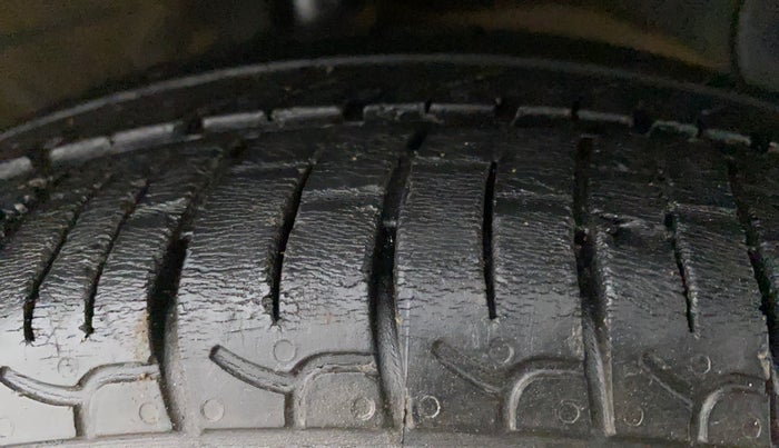 2020 Hyundai NEW SANTRO SPORTZ CNG, CNG, Manual, 41,921 km, Right Front Tyre Tread