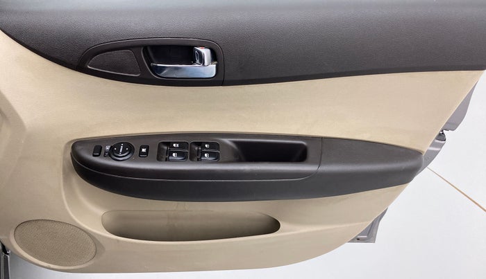 2013 Hyundai i20 SPORTZ 1.2 VTVT, Petrol, Manual, 30,823 km, Driver Side Door Panels Control