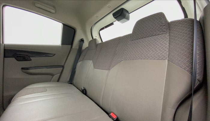 2017 Mahindra Kuv100 K4 6 STR, Petrol, Manual, 22,895 km, Right Side Rear Door Cabin