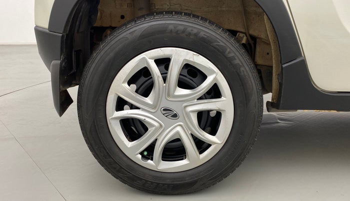 2017 Mahindra Kuv100 K4 6 STR, Petrol, Manual, 22,895 km, Right Rear Wheel