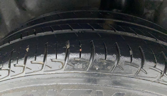 2016 Maruti Swift Dzire ZXI, Petrol, Manual, 40,868 km, Left Rear Tyre Tread
