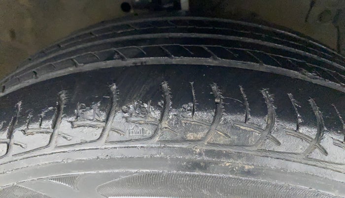 2016 Maruti Swift Dzire ZXI, Petrol, Manual, 40,868 km, Right Front Tyre Tread