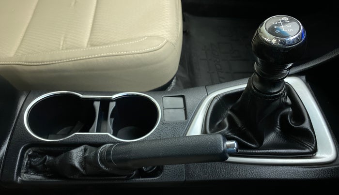 2015 Toyota Corolla Altis 1.8G LIMITED, Petrol, Manual, 95,726 km, Gear Lever
