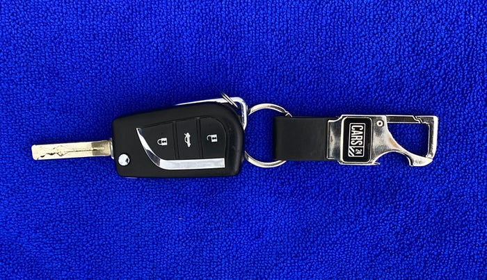 2015 Toyota Corolla Altis 1.8G LIMITED, Petrol, Manual, 95,726 km, Key Close Up