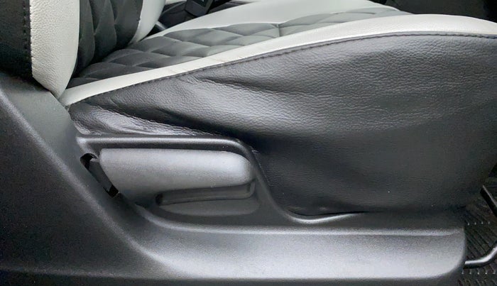 2015 Maruti Swift VXI D, Petrol, Manual, 24,053 km, Driver Side Adjustment Panel