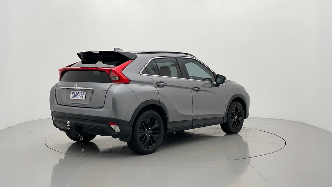 Right Back Diagonal (45- Degree) View